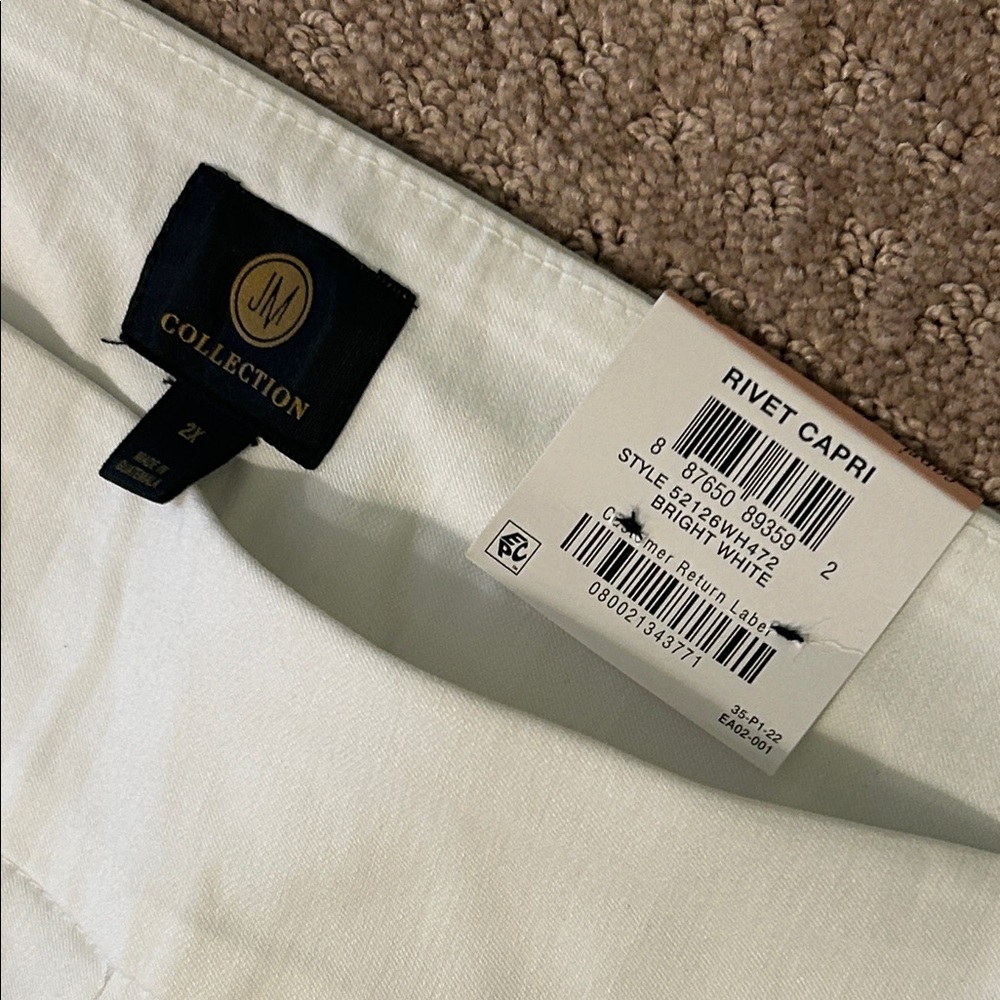 JM Collection Bright White Rivet Capri - Picture 6 of 9